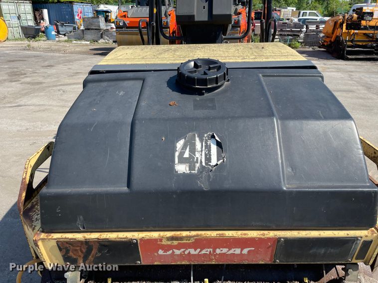 image for item DS5512 2009 Dynapac  CC122 double drum vibratory roller