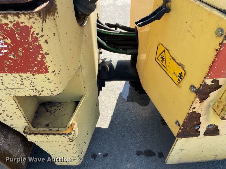 image for item DS5512 2009 Dynapac  CC122 double drum vibratory roller