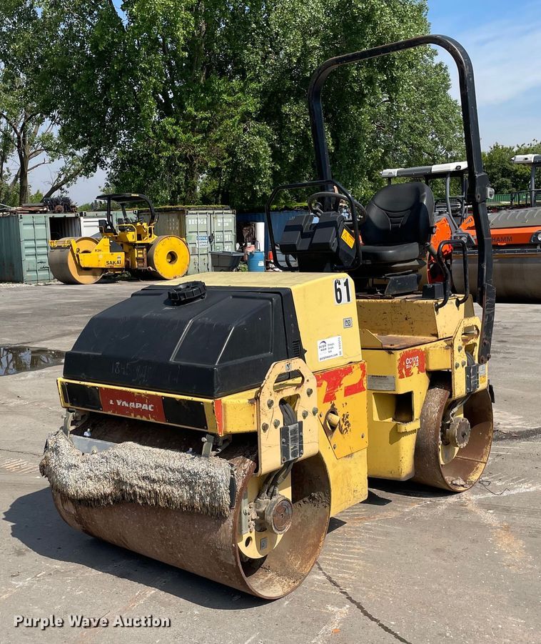 image for item DS5513 Dynapac CC122 double drum vibratory roller