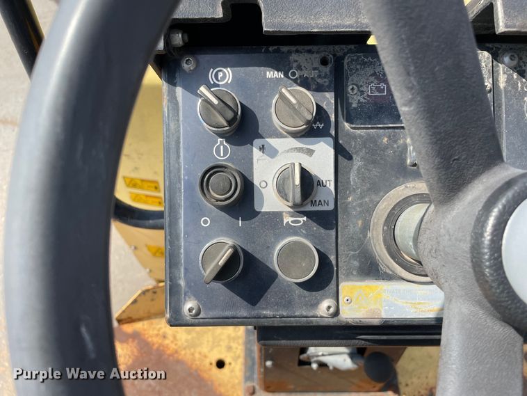 image for item DS5513 Dynapac CC122 double drum vibratory roller