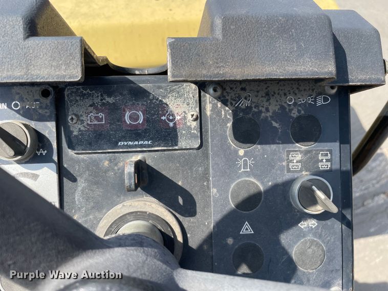 image for item DS5513 Dynapac CC122 double drum vibratory roller