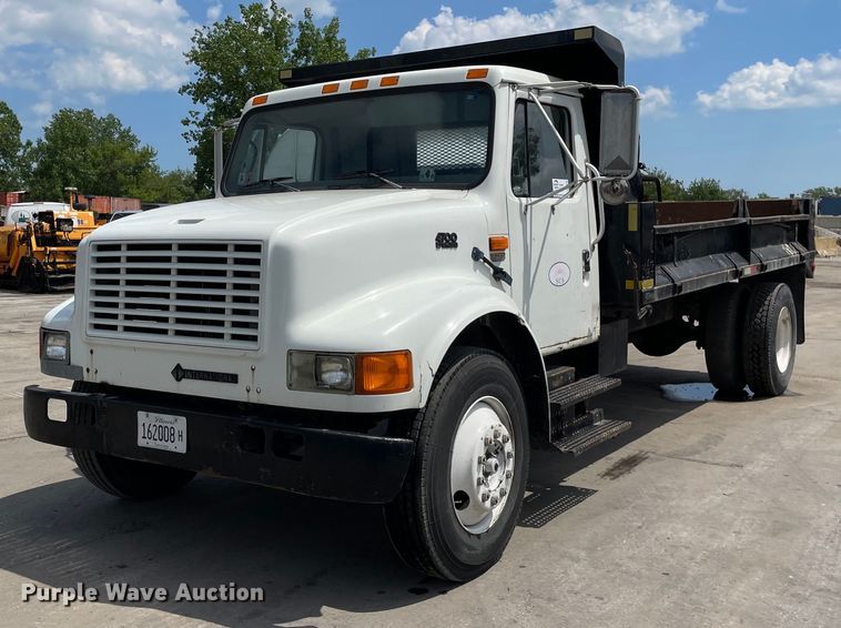 image for item DS5518 1996 International  4700 dump truck
