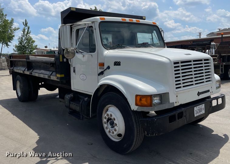 image for item DS5518 1996 International  4700 dump truck