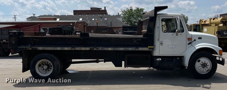 image for item DS5518 1996 International  4700 dump truck