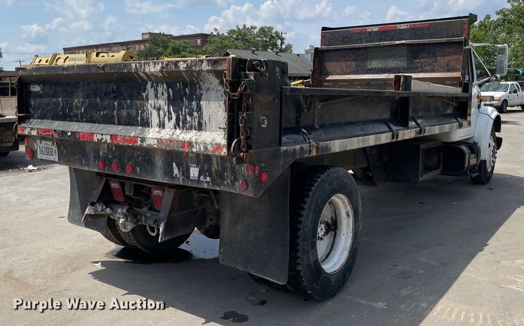 image for item DS5518 1996 International  4700 dump truck