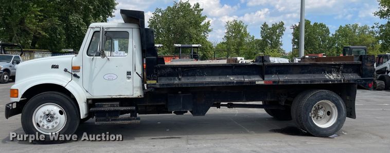 image for item DS5518 1996 International  4700 dump truck
