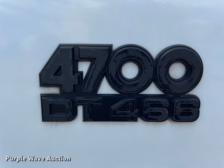 image for item DS5518 1996 International  4700 dump truck