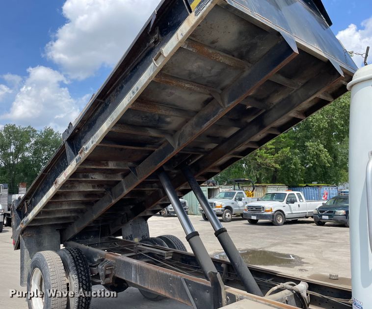 image for item DS5518 1996 International  4700 dump truck