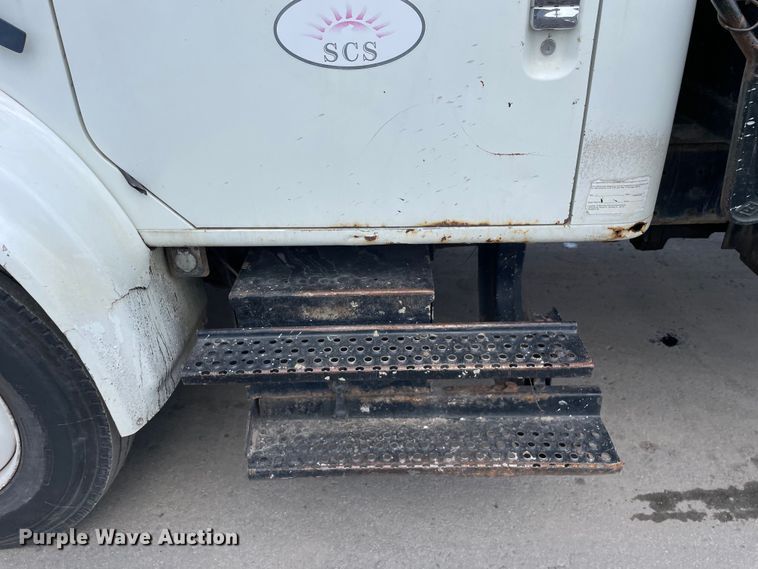 image for item DS5518 1996 International  4700 dump truck