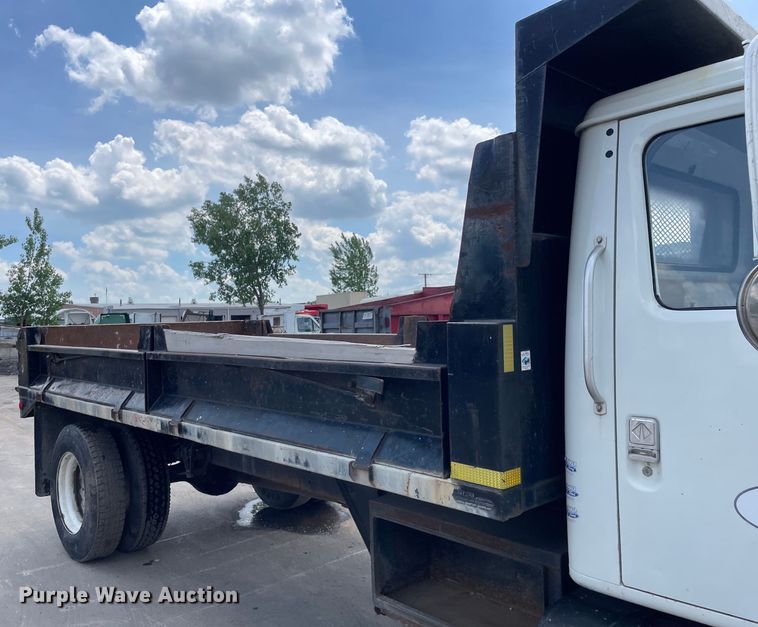 image for item DS5518 1996 International  4700 dump truck