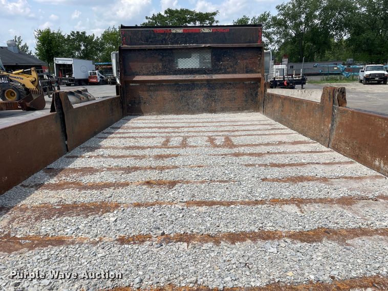 image for item DS5518 1996 International  4700 dump truck