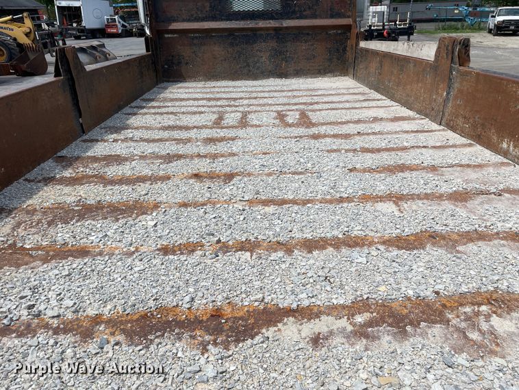 image for item DS5518 1996 International  4700 dump truck