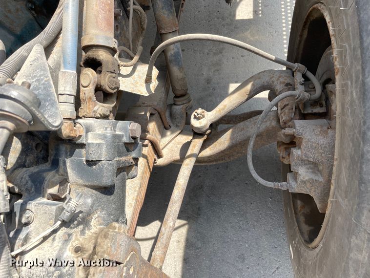 image for item DS5518 1996 International  4700 dump truck