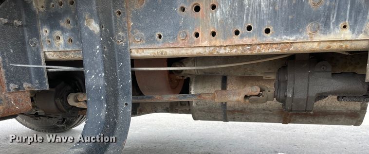 image for item DS5518 1996 International  4700 dump truck