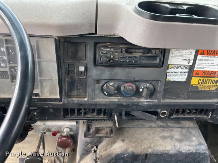 image for item DS5518 1996 International  4700 dump truck