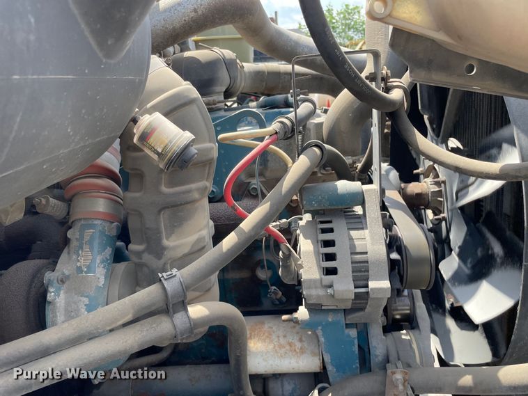 image for item DS5518 1996 International  4700 dump truck