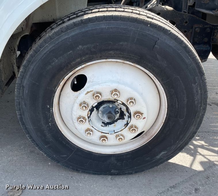 image for item DS5518 1996 International  4700 dump truck