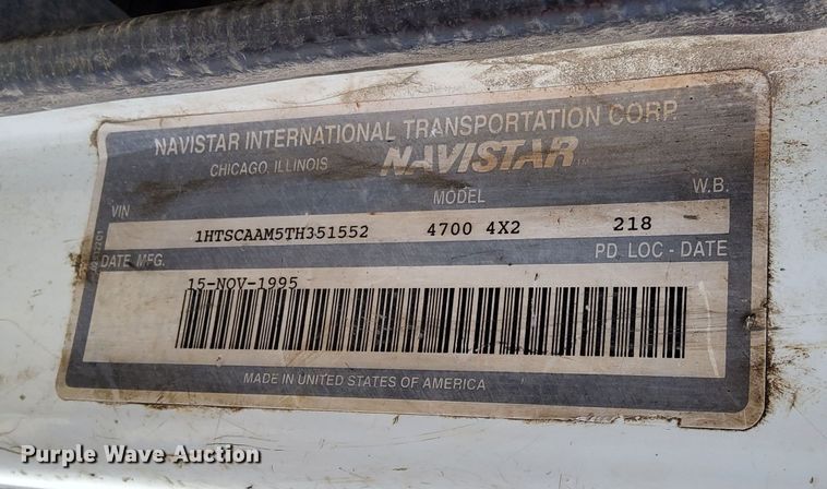 image for item DS5518 1996 International  4700 dump truck