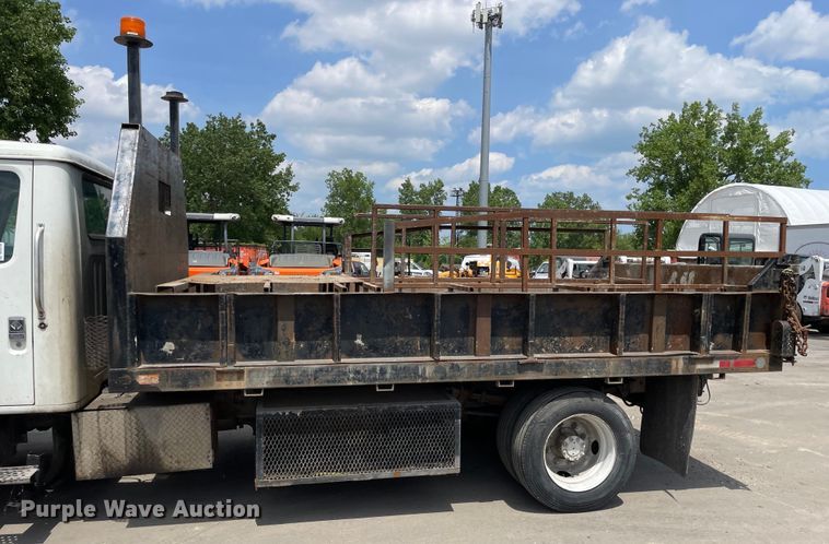 image for item DS5519 1998 International  4700 dump flatbed truck