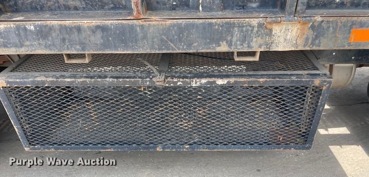 image for item DS5519 1998 International  4700 dump flatbed truck