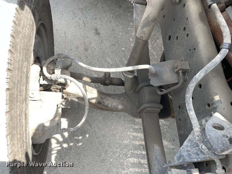 image for item DS5519 1998 International  4700 dump flatbed truck