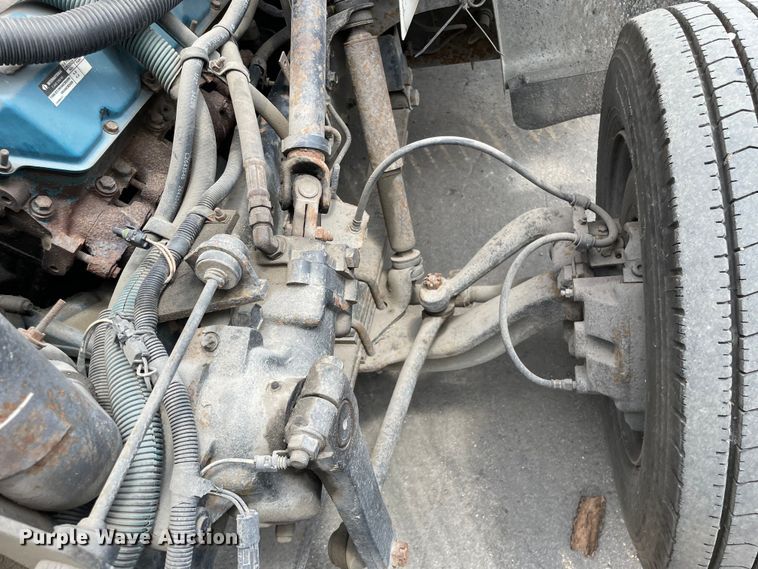 image for item DS5519 1998 International  4700 dump flatbed truck