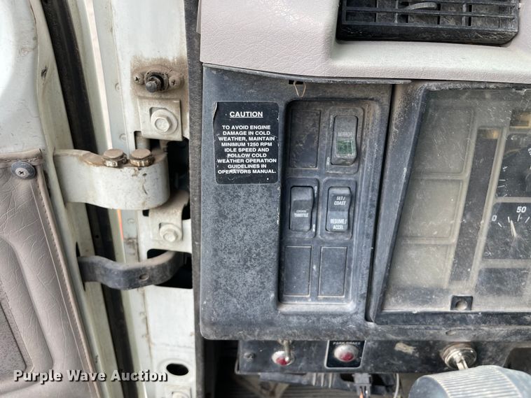 image for item DS5519 1998 International  4700 dump flatbed truck