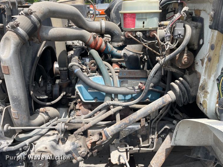 image for item DS5519 1998 International  4700 dump flatbed truck