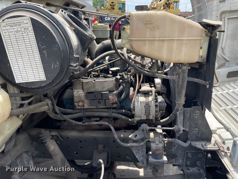 image for item DS5519 1998 International  4700 dump flatbed truck