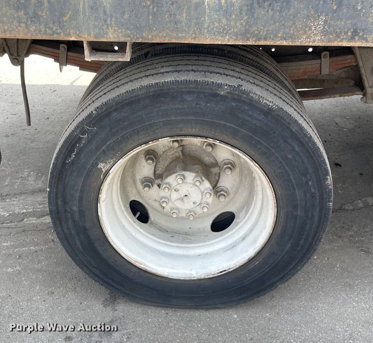 image for item DS5519 1998 International  4700 dump flatbed truck