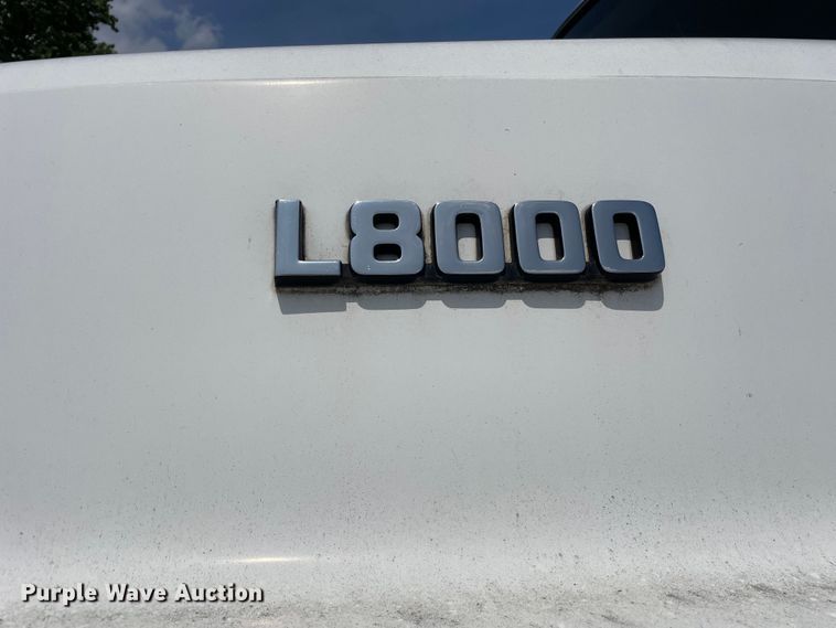 image for item DS5520 1995 Ford  L8000 dump truck