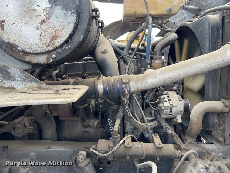 image for item DS5520 1995 Ford  L8000 dump truck