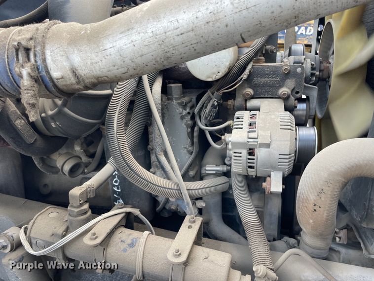 image for item DS5520 1995 Ford  L8000 dump truck