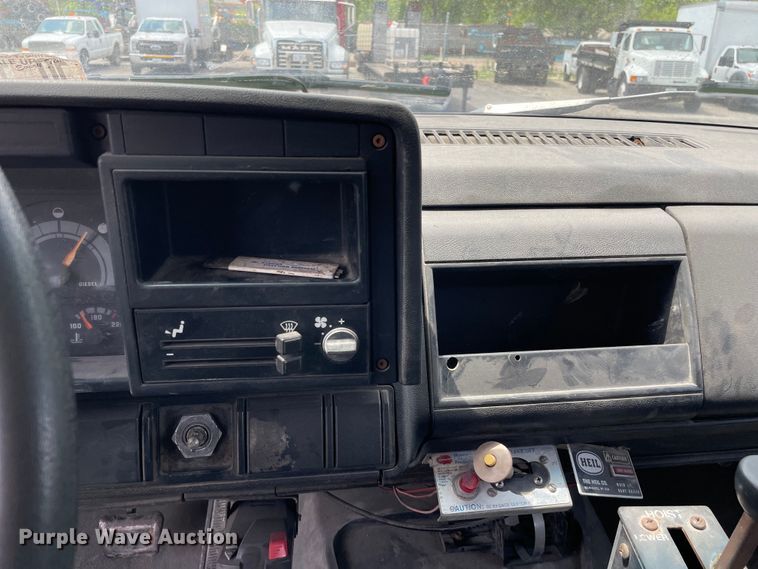 image for item DS5521 1990 GMC TopKick  dump truck