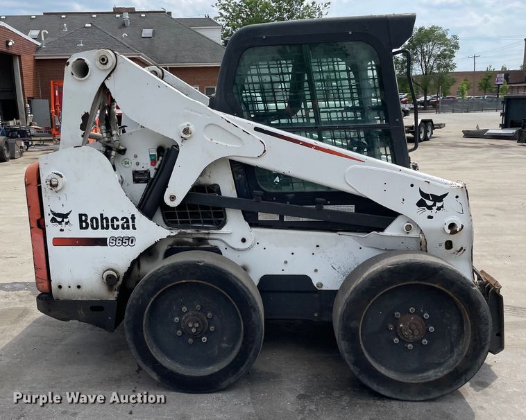 image for item DS5522 2011 Bobcat  S650 skid steer loader