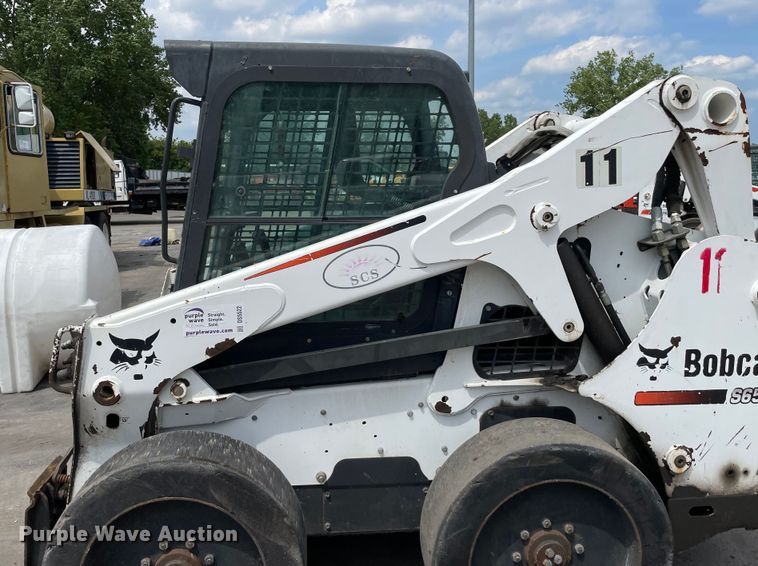 image for item DS5522 2011 Bobcat  S650 skid steer loader