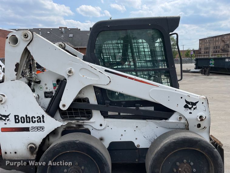 image for item DS5522 2011 Bobcat  S650 skid steer loader