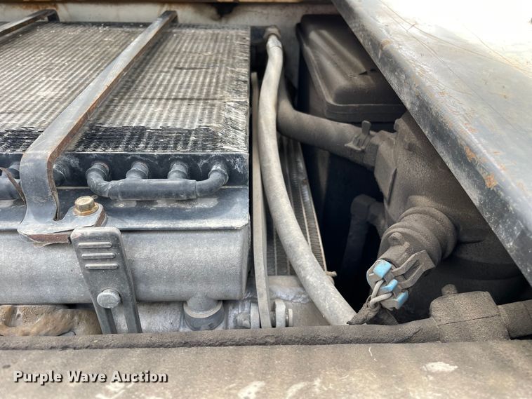 image for item DS5522 2011 Bobcat  S650 skid steer loader