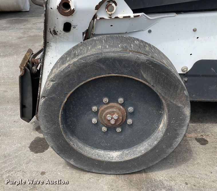 image for item DS5522 2011 Bobcat  S650 skid steer loader