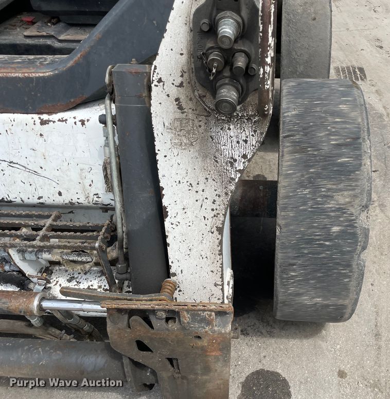 image for item DS5522 2011 Bobcat  S650 skid steer loader