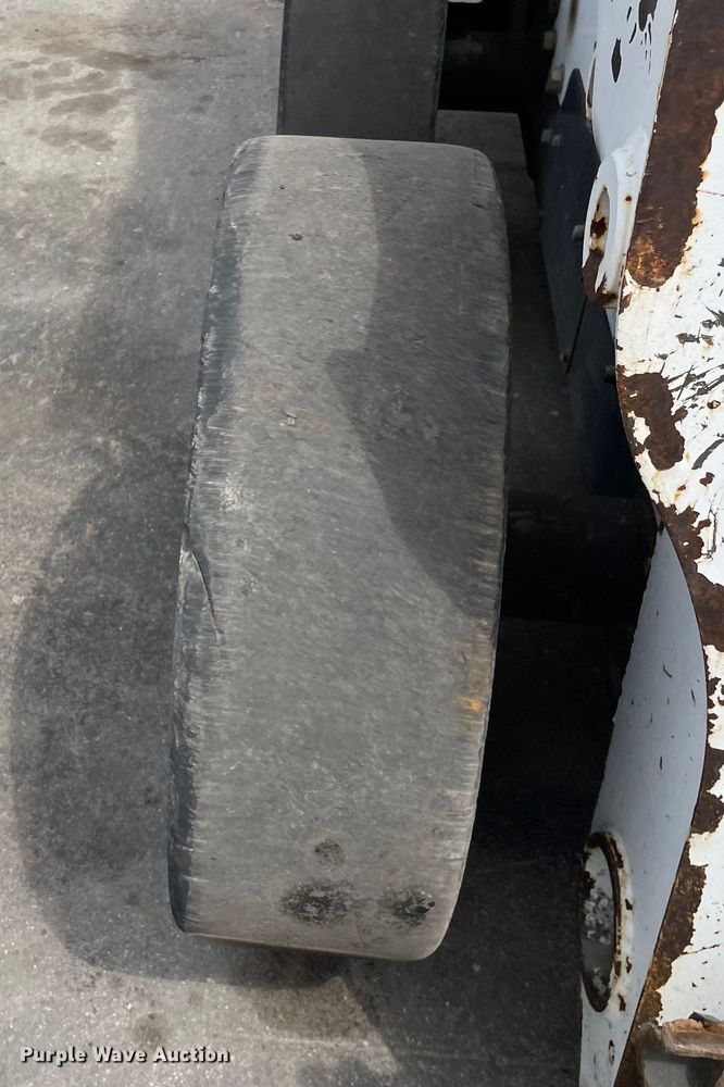 image for item DS5522 2011 Bobcat  S650 skid steer loader