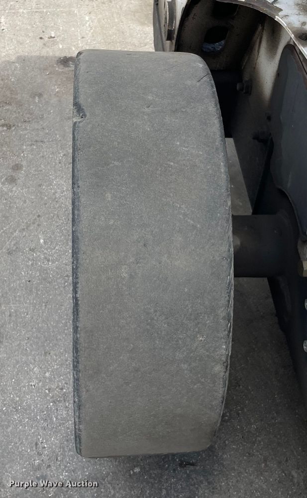 image for item DS5522 2011 Bobcat  S650 skid steer loader