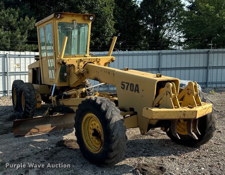 image for item DS5567 1968 John Deere 570A motor grader