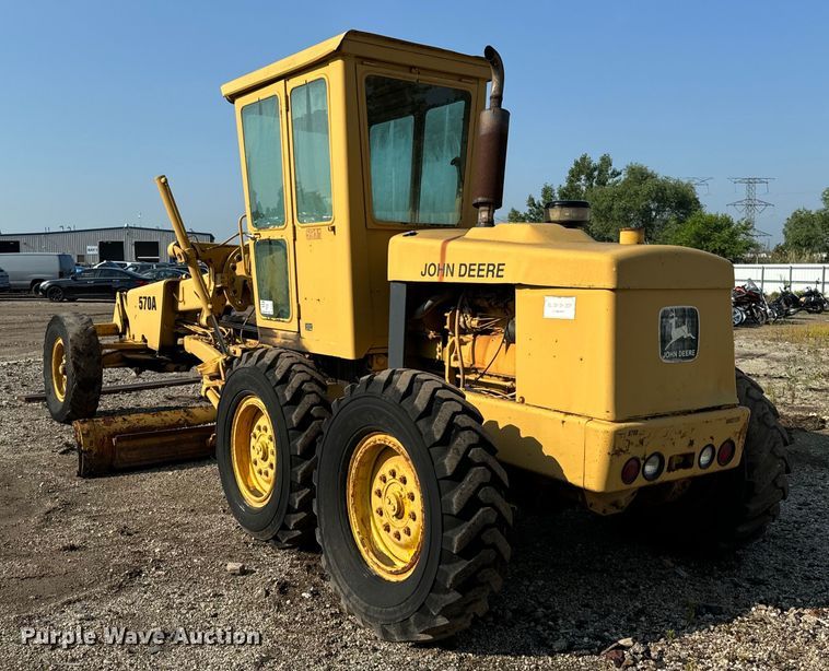 image for item DS5567 1968 John Deere 570A motor grader