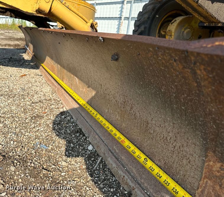 image for item DS5567 1968 John Deere 570A motor grader