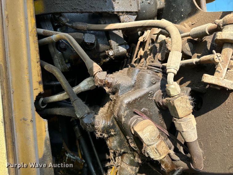 image for item DS5567 1968 John Deere 570A motor grader