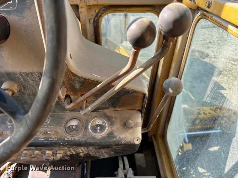 image for item DS5567 1968 John Deere 570A motor grader