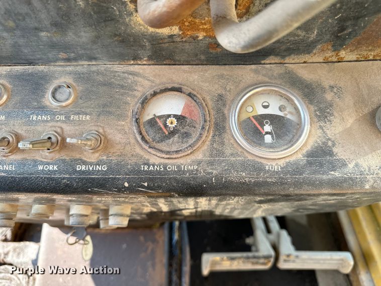 image for item DS5567 1968 John Deere 570A motor grader