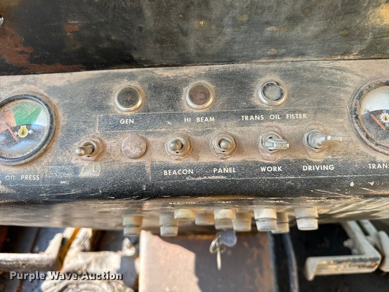 image for item DS5567 1968 John Deere 570A motor grader