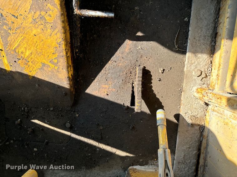 image for item DS5567 1968 John Deere 570A motor grader